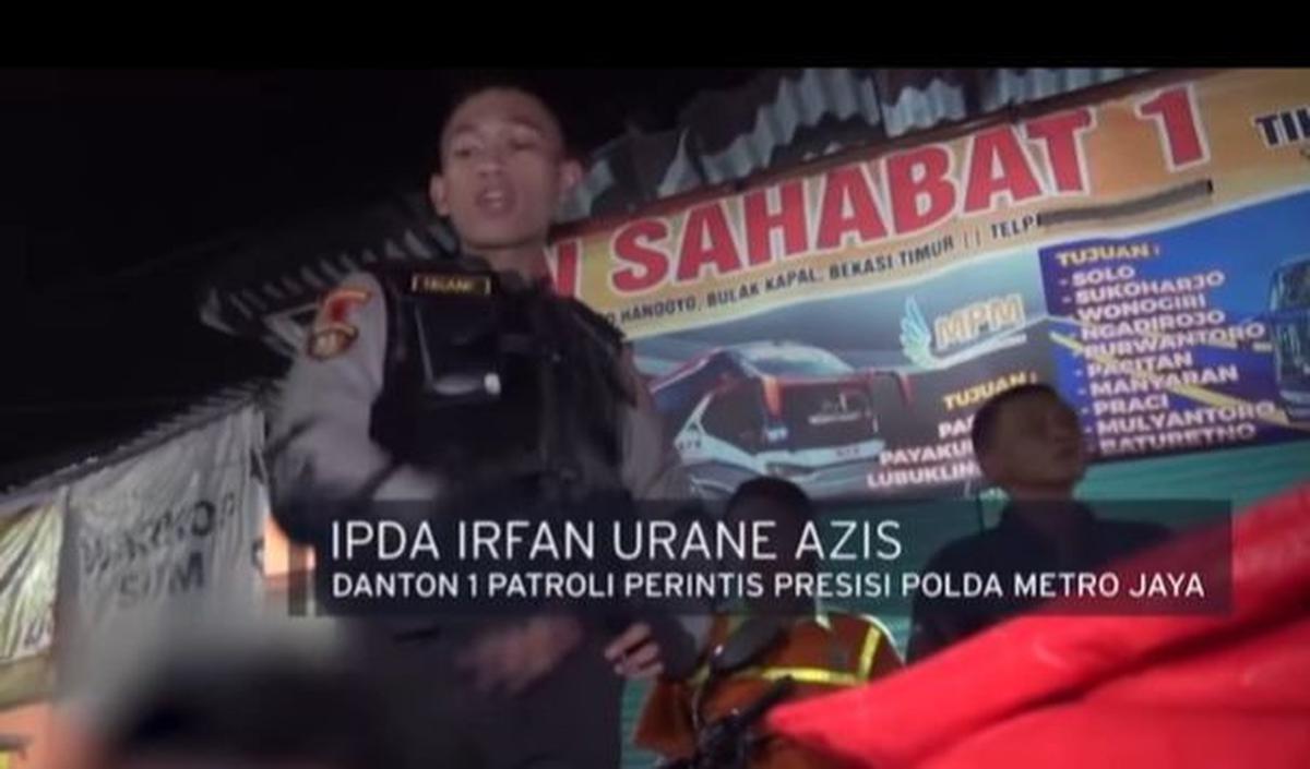 Setelah berhasil diamankan, para pelaku tawuran hanya tertunduk tak berkutik. Urane terlihat geram dengan aksi para remaja itu.