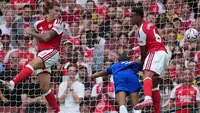Duel ketat Arsenal vs Chelsea di Liga Inggris 2026/2027. (AP/Dave Shopland)