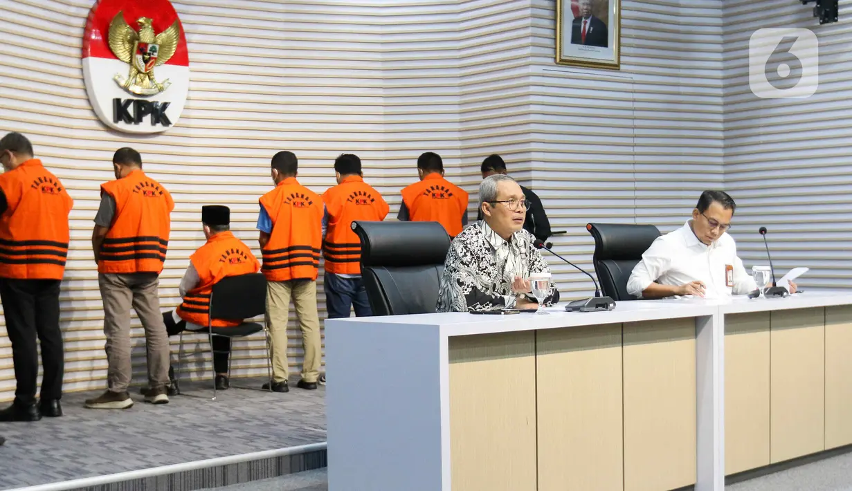 Penetapan tersangka terhadap mereka dilakukan dari hasil operasi tangkap tangan (OTT) di DKI Jakarta dan Ternate, Maluku Utara pada Senin (18/12). (Liputan6.com/Herman Zakharia)