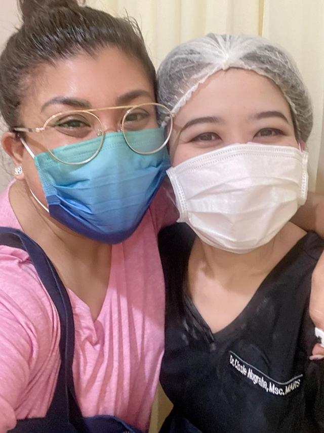 Beri Kejutan Untuk Suami, Ini 5 Momen Regina Ivanova Umumkan Kehamilan