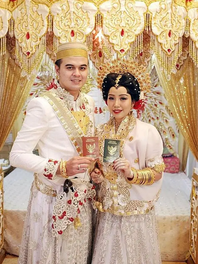 Selain Achmad Megantara, 7 Seleb Ini juga Menikah Pakai Adat Bugis