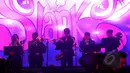 Lima pemain Brass Section menjadikan 21 nomor lagu yang dibawakan Slank jadi terdengar lebih elegan saat tampil di perayaan ulangtahun pertama Stage Empire di Colosseum Club, Jakarta, Jumat (3/4/2015). (Liputan6.com/Faisal R Syam) 