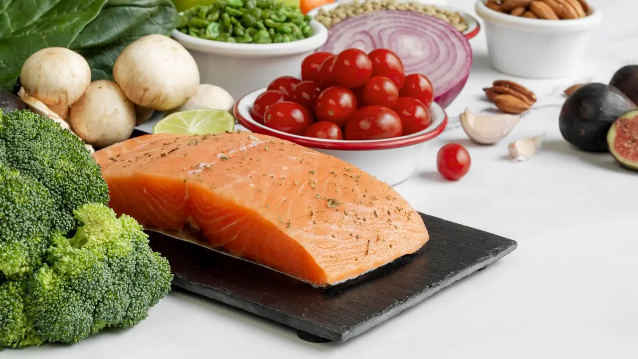 Ilustrasi makanan kaya vitamin/freepik.com