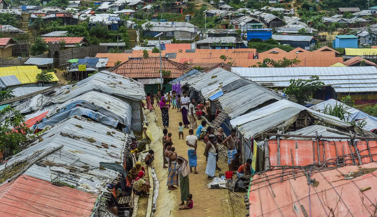 Pandangan umum dari Kamp Pengungsi Kutupalong di Cox's Bazar, Bangladesh, Senin (22/7/2019). Lebih dari satu juta etnis Rohingya melarikan diri dari Myanmar dan menetap di Kutupalong yang merupakan salah satu kamp pengungsi terbesar di dunia. (MUNIR UZ ZAMAN/AFP)