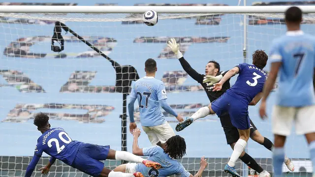 FOTO: Tekuk Manchester City 2-1, Chelsea Pastikan Perebutan Gelar Juara Liga Inggris Belum Berakhir - Marcos Alonso