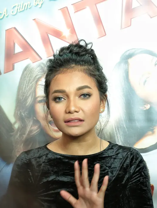 Sekitar tujuh tahun Citra merintis kariernya di dunia tarik suara.Ia sering kali mendapat tawaran main. Belum mendaat izin dari manajemen, hingga tawaran itu tidak diambilnya. Apalagi imej penyanyi belum begitu kuat dengan Citra.(Adrian Putra/Bintang.com)