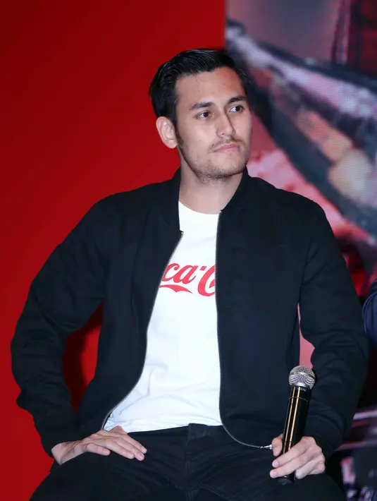 Arifin Putra tidak sekedar menerima setiap tawaran untuk bermain dalam film atau sinetron. Ia ingin sesuatu yang berbeda disetiap aktingnya. (Foto: Nurwahyunan/Bintang.com)