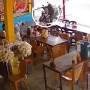 Viral Balita Dilempar Batu ODGJ Saat Asyik Makan Bakso