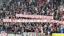 Pesan suporter NEC Nijmegen untuk Calvin Verdonk dalam laga di kandang Fortuna Sittard, Minggu (31/8/2025). (X/Maurice De Mandt)