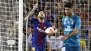 Ekspresi pemain FC Barcelona, Lionel Messi usai membobol gawang Real Madrid pada laga Supercup Spanyol di Camp Nou stadium, Barcelona, (13/8/2017). (AP/Manu Fernandez)