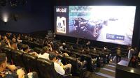 Suasana nonton bareng film F1 The Movies di acara bertajuk Mobil™ Lubricants Indonesia Gathering. (ist)