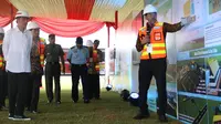 Presiden Joko Widodo mendengar paparan masterplan pembangunan Bandara Jenderal Besar Soedirman Purbalingga, 2018 lalu. (Foto: Liputan6.com/Dinkominfo PBG/Muhamad Ridlo)