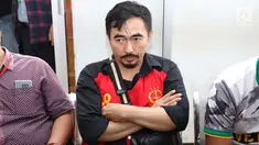 Gatot Brajamusti bersiap menjalani sidang pembacaan putusan kasus asusila di Pengadilan Negeri Jakarta Selatan, Selasa (24/4). Gatot Brajamusti dituntut 15 tahun penjara dan denda Rp200 juta subsider satu tahun kurungan. (Liputan6.com/Immanuel Antonius)