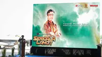 Dirut Telkomsel Hendri Mulya Syam merilis film Serigala Langit yang tayang eksklusif di Maxstream Telkomsel (Foto: Telkomsel).