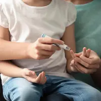 Kenali tanda dan penyebab diabetes pada anak. (Sumber: Freepik/pixel-shot.com).