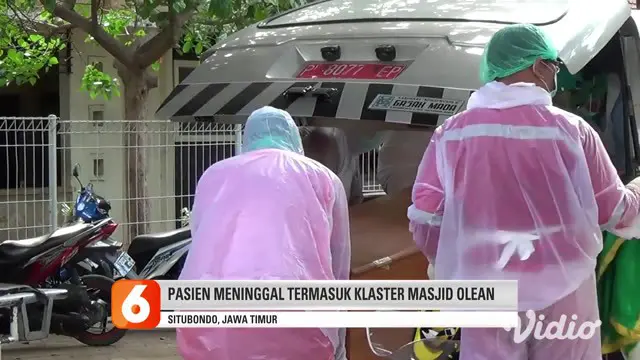 Tim pemulasaran jenazah pasien Covid-19 RSUD dr Abdoer Rahem, Situbondo menyiapkan prosesi pemakaman jenazah seorang pria warga Desa Tenggir, Situbondo sesuai protokol penanganan Covid-19.