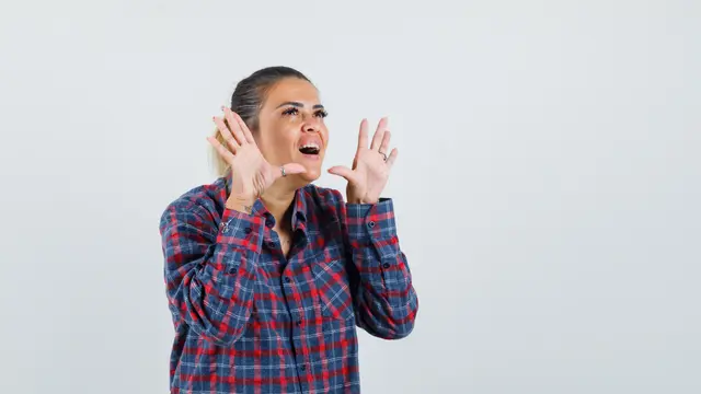 Ilustrasi tone deaf, tidak peka