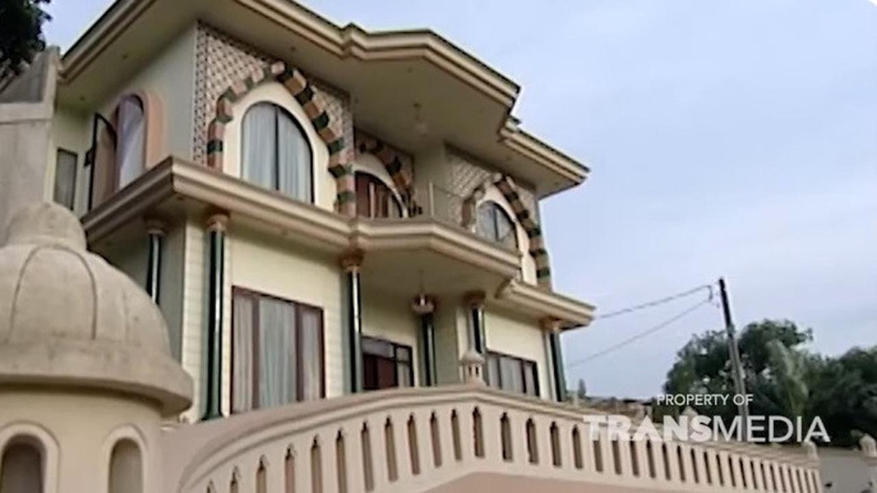 Megah Bak Istana Timur Tengah, Ini 8 Potret Rumah Mewah Mat Solar yang Kini Bersebelahan dengan Jalan Tol - Belum Terima Ganti Rugi