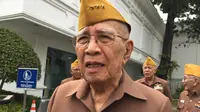 Dewan Pimpinan Pusat Legiun Veteran Republik Indonesia (DPP LVRI) menemui Presiden Jokowi di Istana Kepresidenan, Kamis (10/10/2019). (Merdeka.com/ Intan Umbari Prihatin)