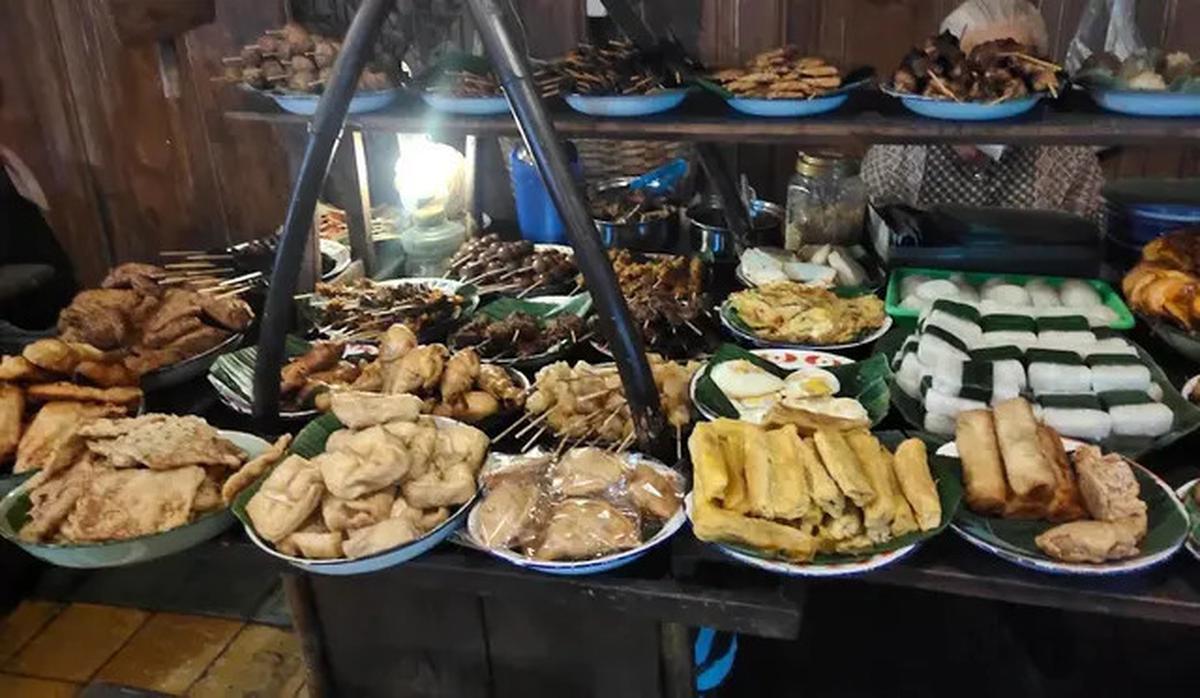 30 Rekomendasi Tempat Makan Enak di Solo, dari Legendaris hingga Instagramable