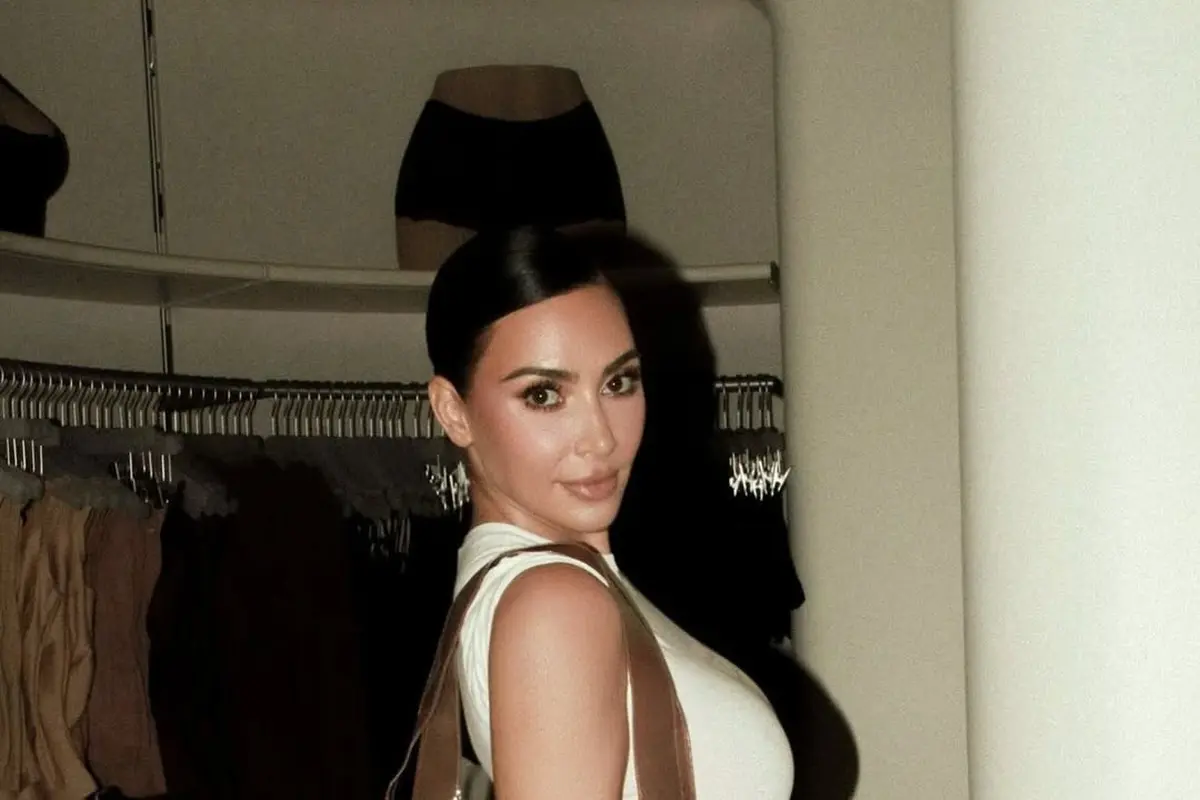 Antara Shapewear dan Statement Sosial, Menelusuri Produk-Produk Kontroversial SKIMS Milik Kim Kardashian