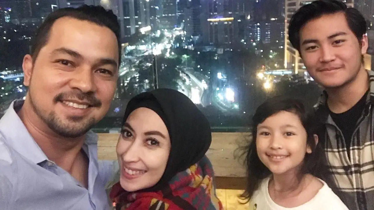 [Bintang] Keluarga Sultan Djorghi dan Annisa Trihapsari
