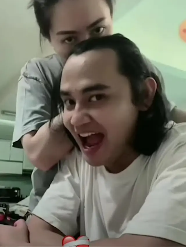 Nathalie Holscher dan Yogi Ilham