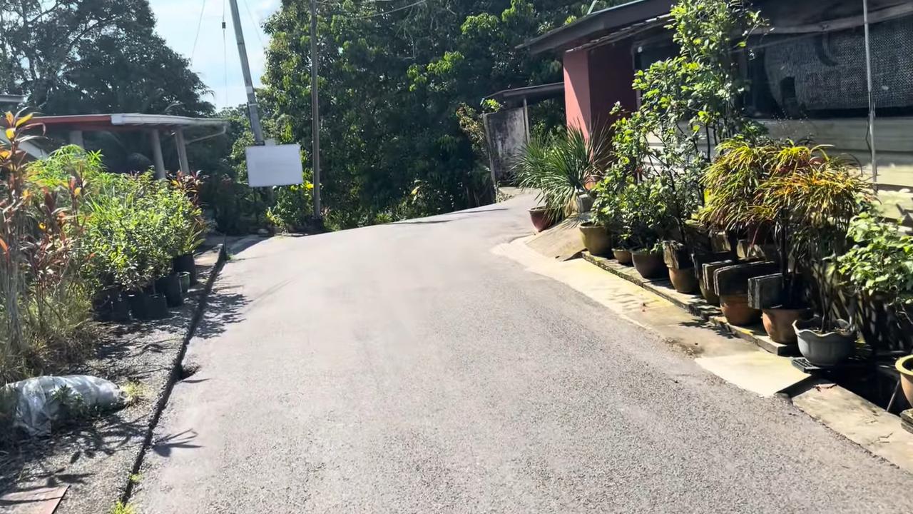 Suasana Kampung Haji Baki di Malaysia yang dihuni orang Jawa