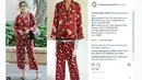 Bukan sekedar baju tidur biasa, piyama berwarna merah ini harganya terbilang mahal. Di akun Instagram @nindyparasady_fashion untuk celananya memiliki harga Rp. 4.050.000 dan atasannya Rp. 3.294.000. Luar biasa kan? (Instagram/nindyparasady_fashion)