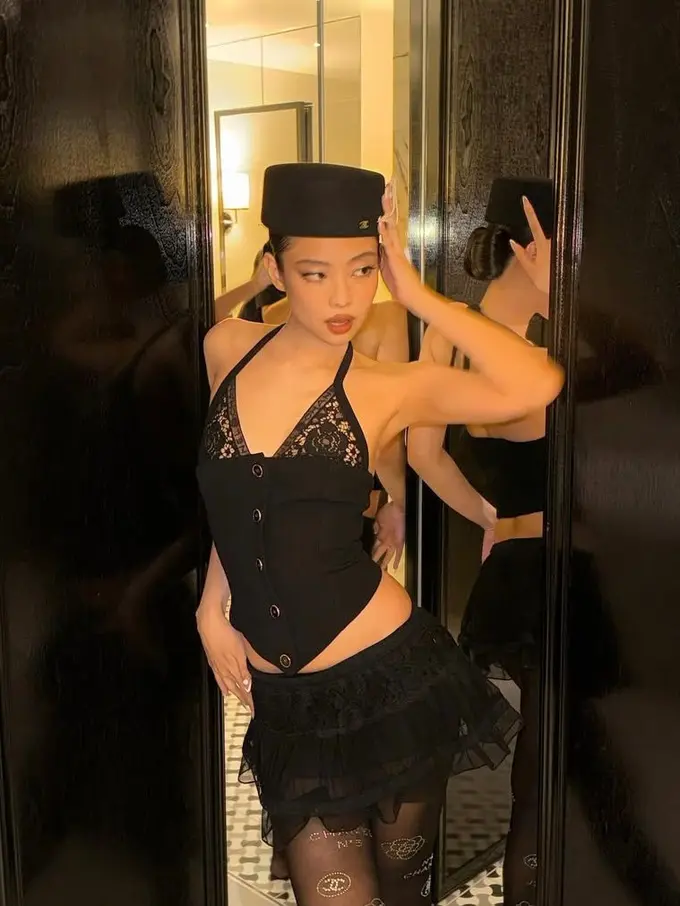 Setelah Quiet Luxury, Rajutan dan Bordir ala Eropa Timur Jadi Tren Mode Global