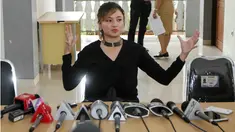 Marshanda membenarkan jika pengemis yang terjaring razia Dinas Sosial adalah ayahnya. Ia pun menceritakan kondisi ayahnya yang serba kekurangan sejak bercerai dengan ibunya.