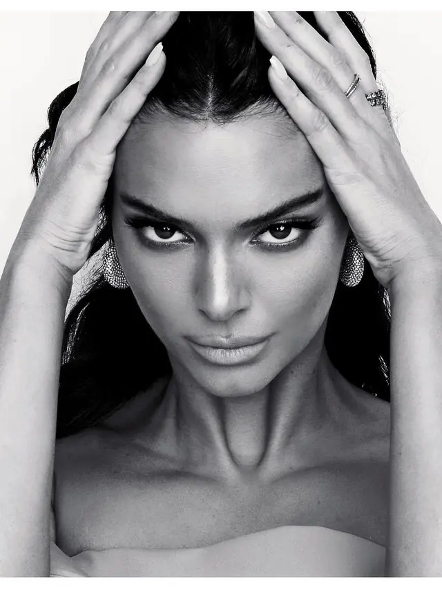 Pose migran fox eye/dok. instagram Kendall