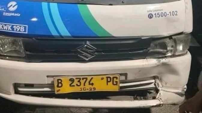 Aksi Sopir JakLingko Bantu Tangkap Jambret, Mobil Serempet Motor Pelaku