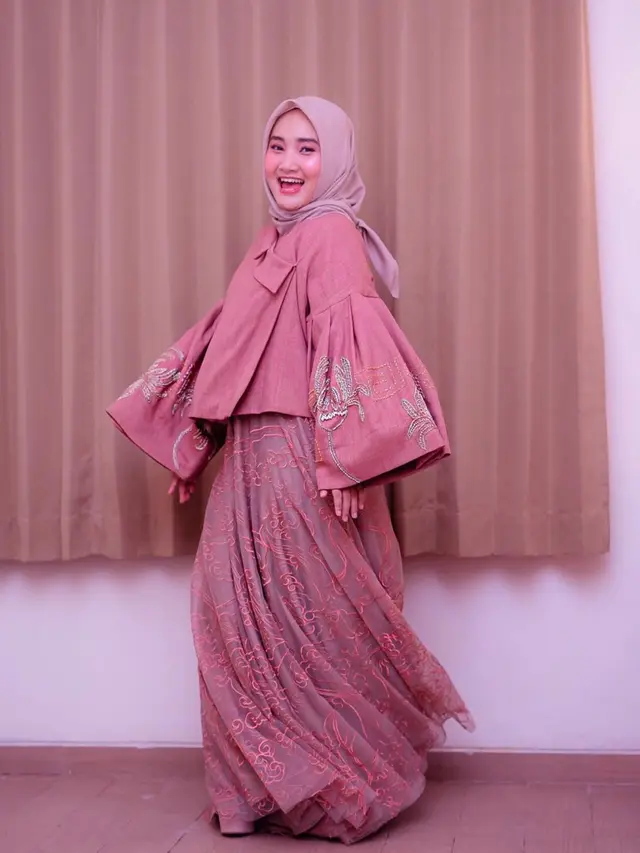 7 Transformasi Fatin Shidqia Lubis, Dari Anak Sekolah Hingga Selebriti