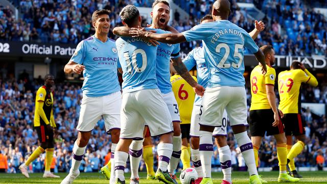 Para pemain Manchester City merayakan gol Nicolas Otamendi ke gawang Watford