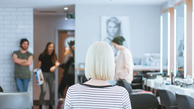 [Fimela] Potong Rambut