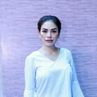 "Terus harus moto salah satu brand yang emang gue brand ambassadornya. Terus karena di luar negeri ini. Gua pake BH aja juga orang bodo amat, jadi ya udah cuek aja gitu," jelasnya. (Nurwahyunan/Bintang.com)