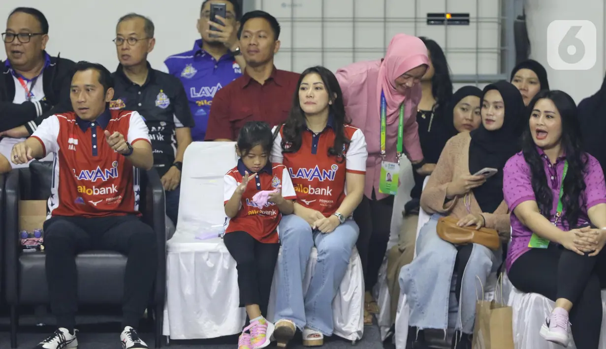Timnas voli putra Indonesia unggul 3-1 atas Thailand (21-25, 25-17, 25-23, dan 27-25). (Liputan6.com/Helmi Fithriansyah)