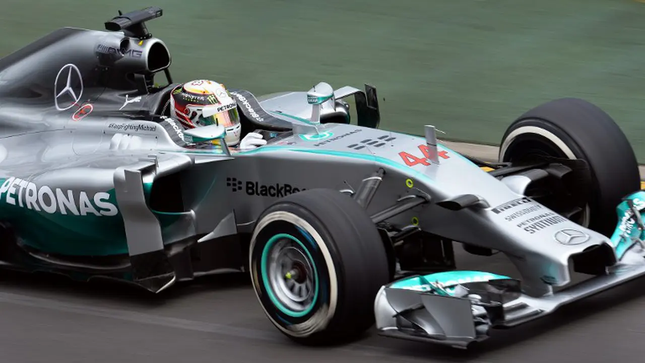 Hamilton Gagal Pertahankan Waktu Tercepat di Latihan Bebas