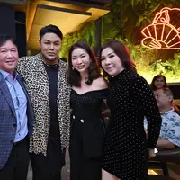 Ivan Gunawan dalam sebuah acara peluncuran desain botol Superstar Collection, Vibe X Ivan Gunawan, Sabtu (18/6/2022). (IST)