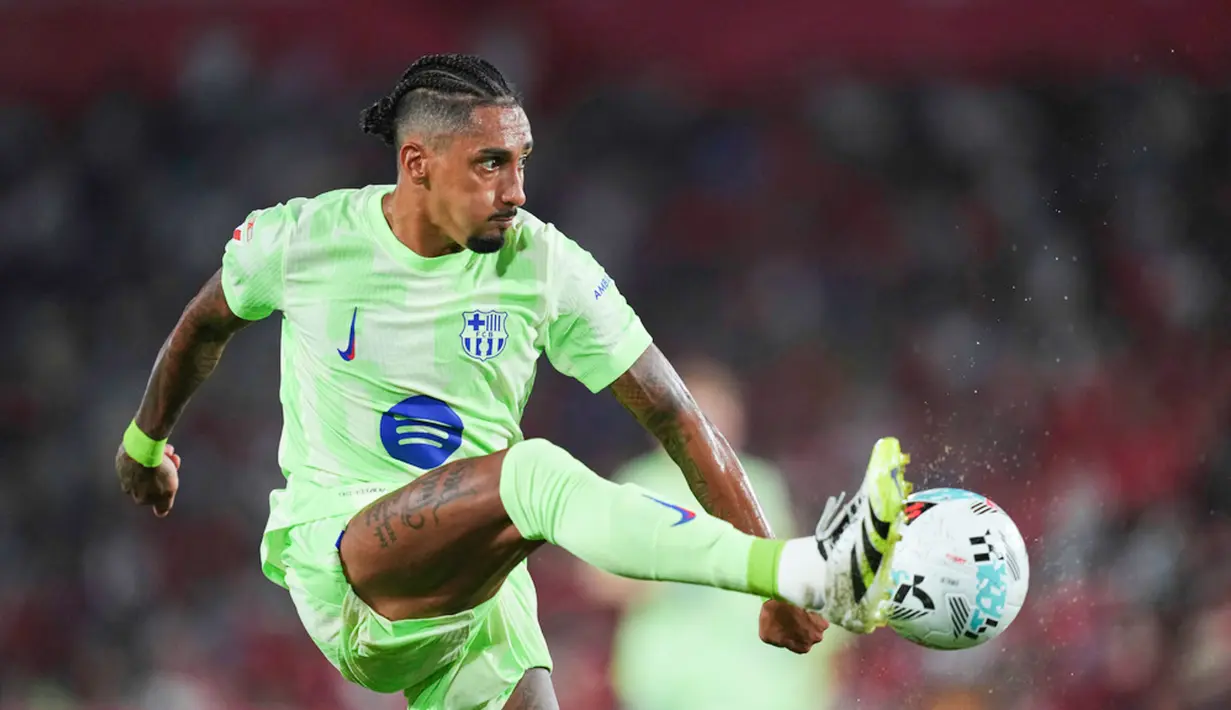 Kemenangan Barca diwarnai tiga gol dari Raphinha (menit 7), Ferran Torres (menit 23), dan Lamine Yamal yang menyegel hasil di penghujung pertandingan. (AP Photo/Joan Mateu Parra)