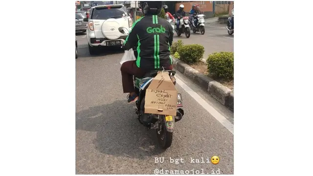 Tulisan Lucu di Plat Motor Ini Bikin Senyum-senyum