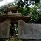 Gerbang Makam Sunan Kuning di atas bukit kawasan Kalibanteng Kulon, Kota Semarang, Jawa Tengah. (Edhie Prayitno Ige/Liputan6.com)