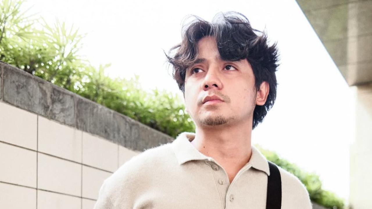 Profil Arbani Yasiz, Perjalanan Karier dari Model hingga Aktor Layar Lebar