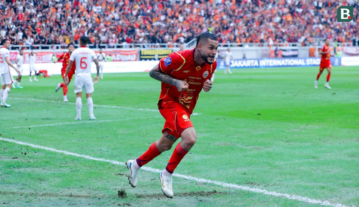 Pemain Persija Jakarta, Maxwell Souza, melakukan selebrasi setelah mencetak gol ke gawang Malut United pada laga pekan ke-3 BRI Super League di Jakarta International Stadium, Sabtu (23/8/2025) sore WIB. (Bola.com/M. Iqbal Ichsan)