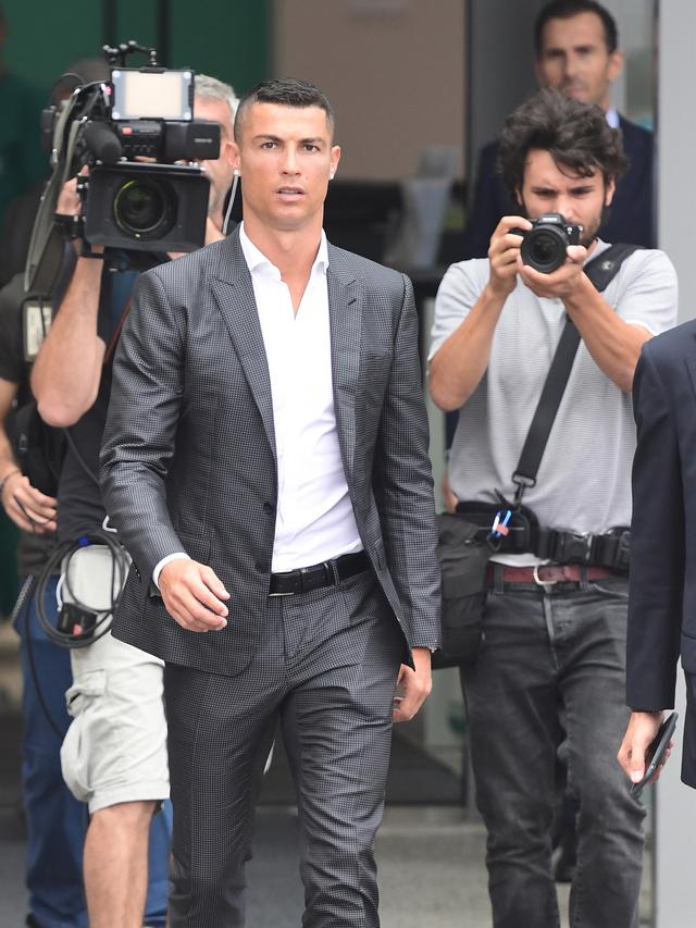 Saat Cristiano Ronaldo Disambut Tifosi Juventus