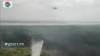 Agar api segera padam, helikopter Badan Penanggulangan Bencana Daerah (BPBD) dikerahkan untuk melakukan bom air dari udara.