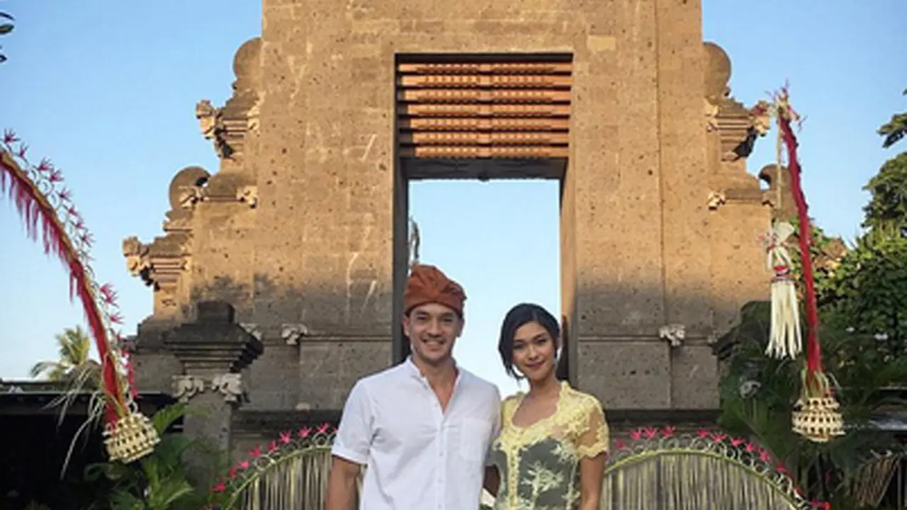[Bintang] Nana Mirdad dan Andrew White