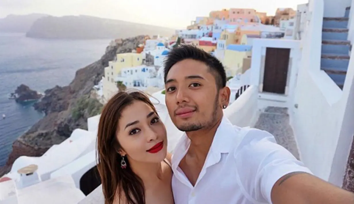 "Memang sudah lama (putus), tapi sebab putusnya apa, biar jadi urusan mereka. Lagipula lebih baik jadi saudara saja," ujar Yora Fabriane, ibunda Nikita Willy saat berbincang dengan Bintang.com, Selasa (29/11/2016). (Instagram/nikitawillyofficial94)