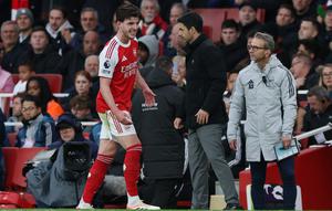 Gelandang Arsenal, Declan Rice dan pelatih Mikel Arteta di laga melawan Crystal Palace, 26 Oktober 2025. (AP Photo/Richard Pelham)